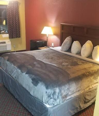 Hotel King Hotel Room 108 Booking Stillwater Exterior photo
